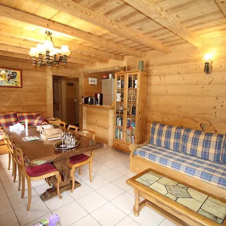 Front De Neige Apartment *